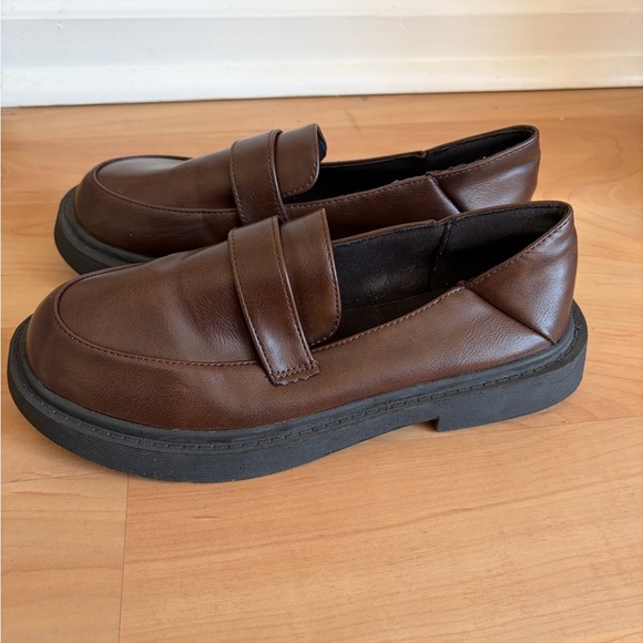 Women’s Brown Leather Slip-On Loafers - Picture 4 of 5